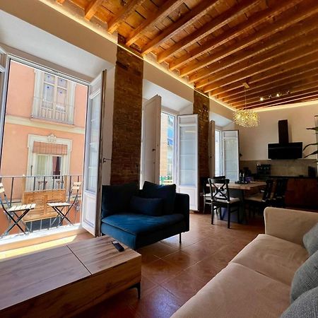 Casa Naty, Espacioso Renovado Apartamento En El Centro De Málaga Exteriör bild