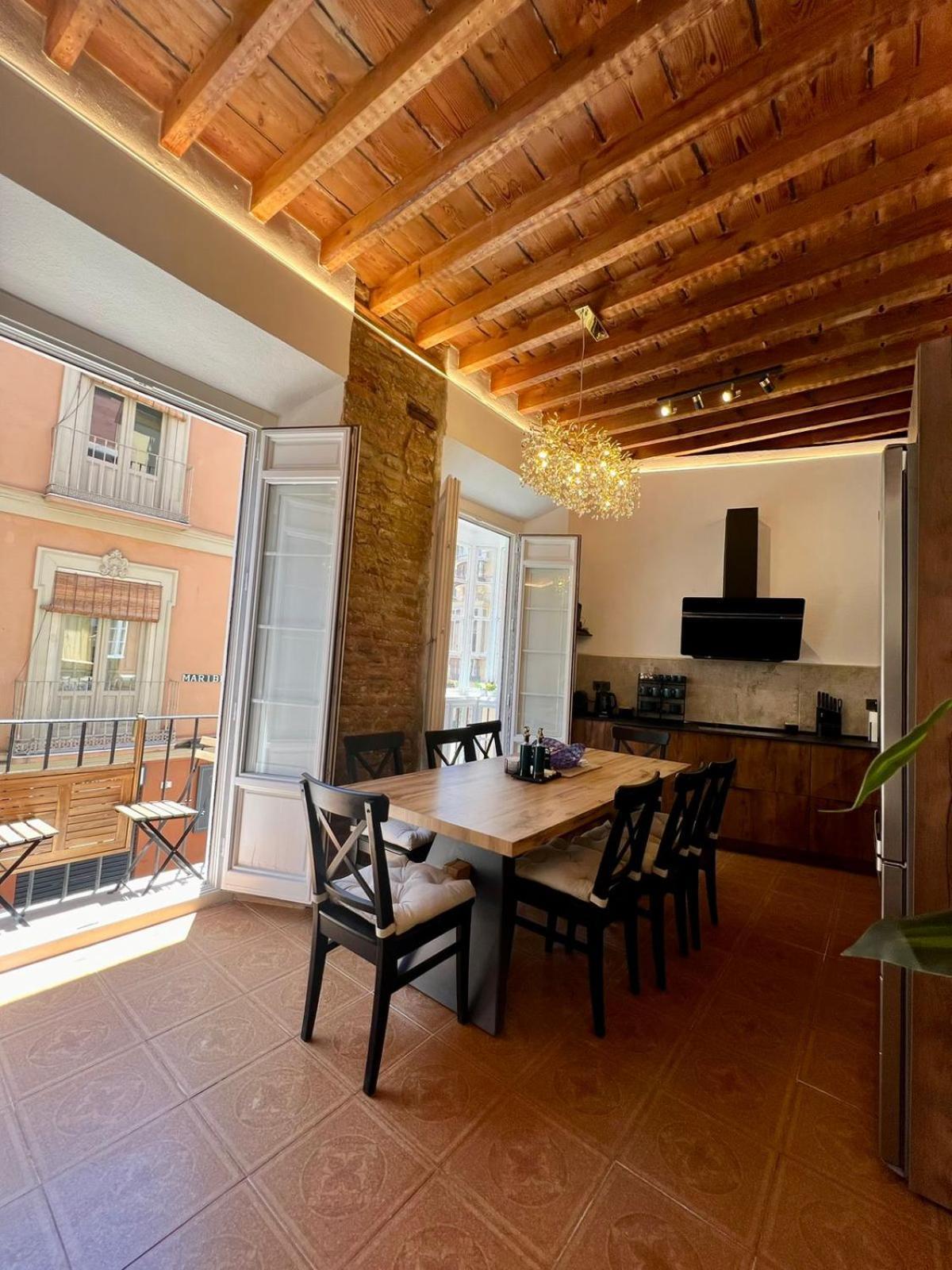 Casa Naty, Espacioso Renovado Apartamento En El Centro De Málaga Exteriör bild