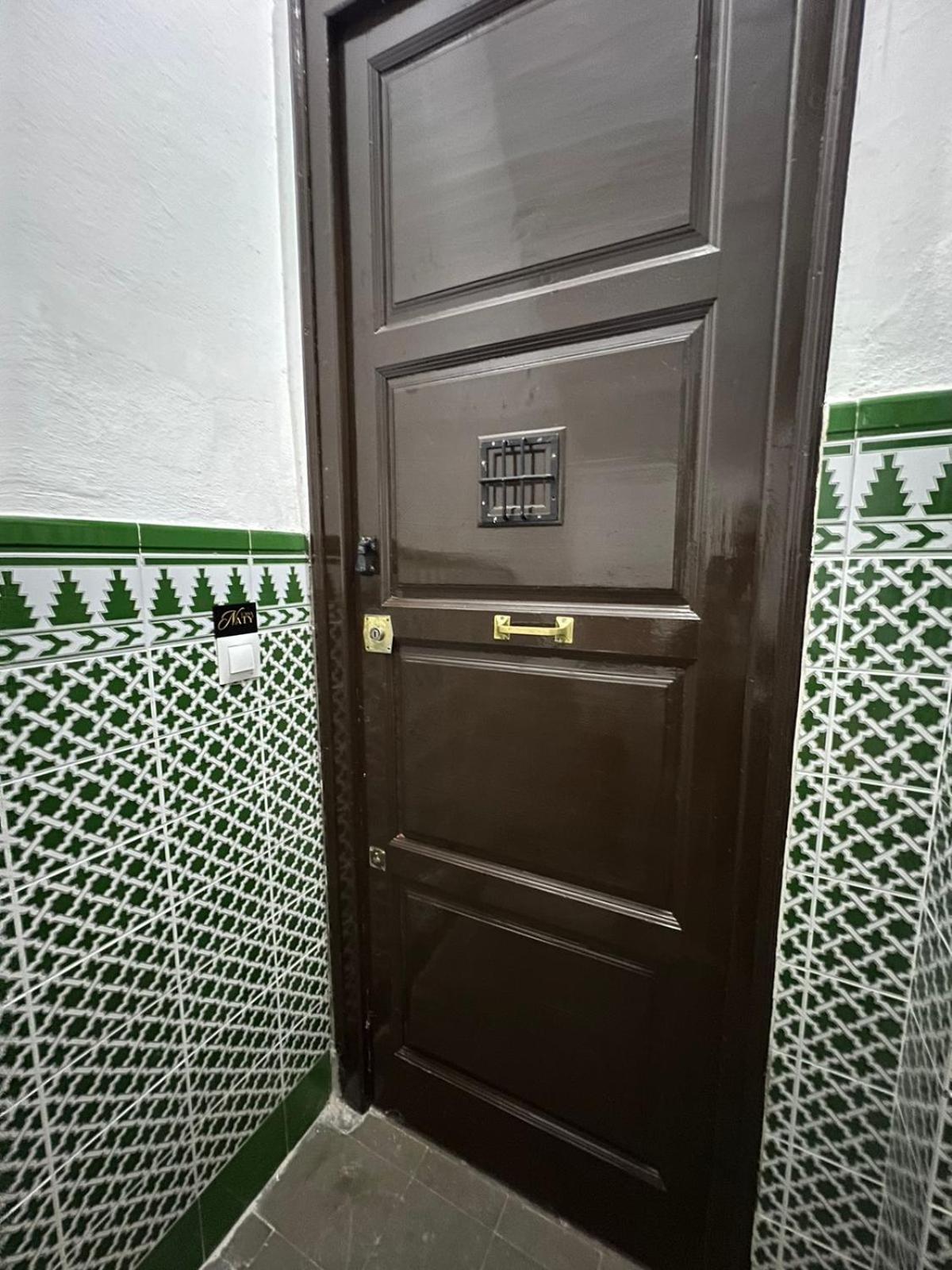 Casa Naty, Espacioso Renovado Apartamento En El Centro De Málaga Exteriör bild