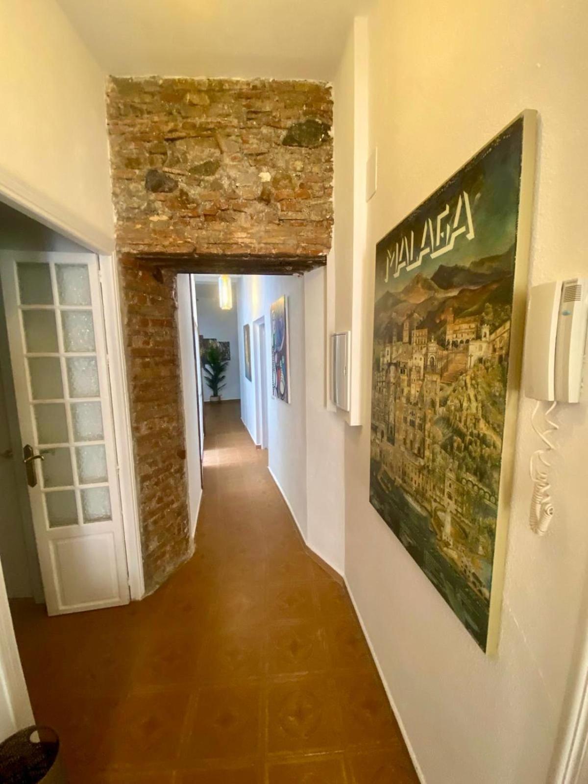 Casa Naty, Espacioso Renovado Apartamento En El Centro De Málaga Exteriör bild