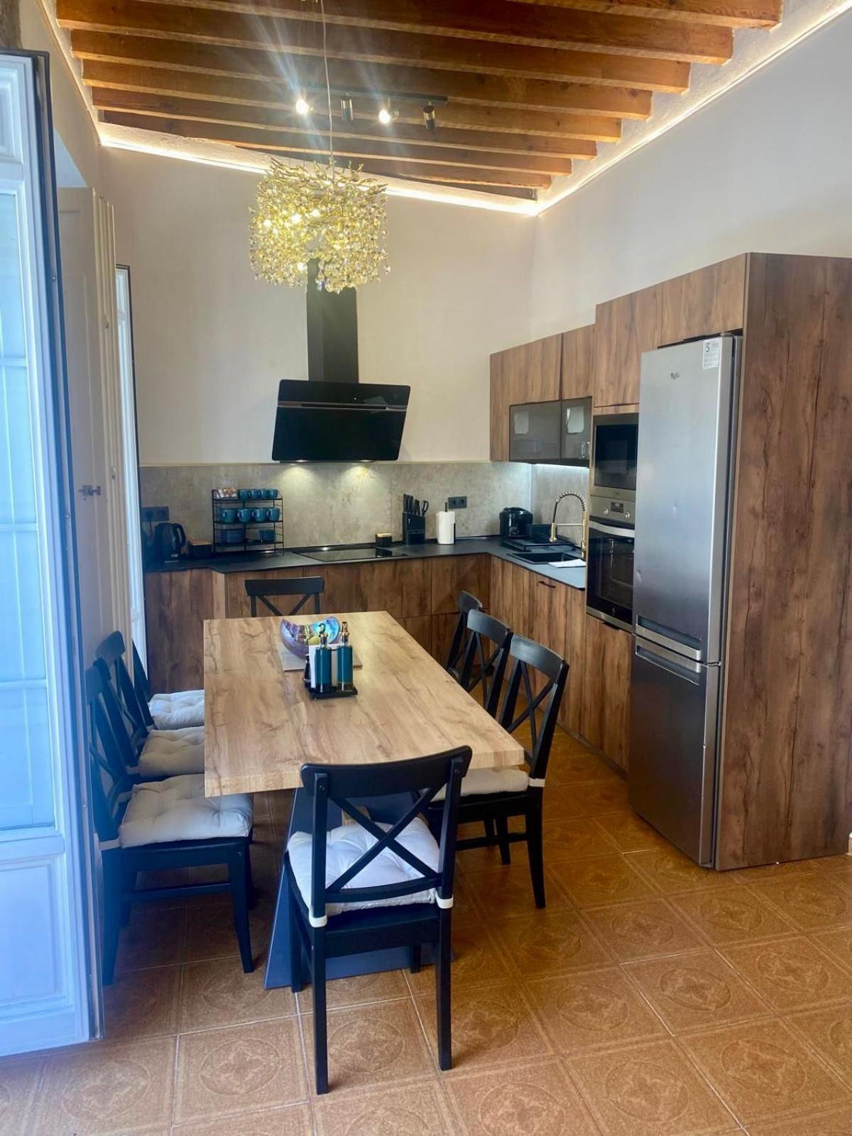 Casa Naty, Espacioso Renovado Apartamento En El Centro De Málaga Exteriör bild