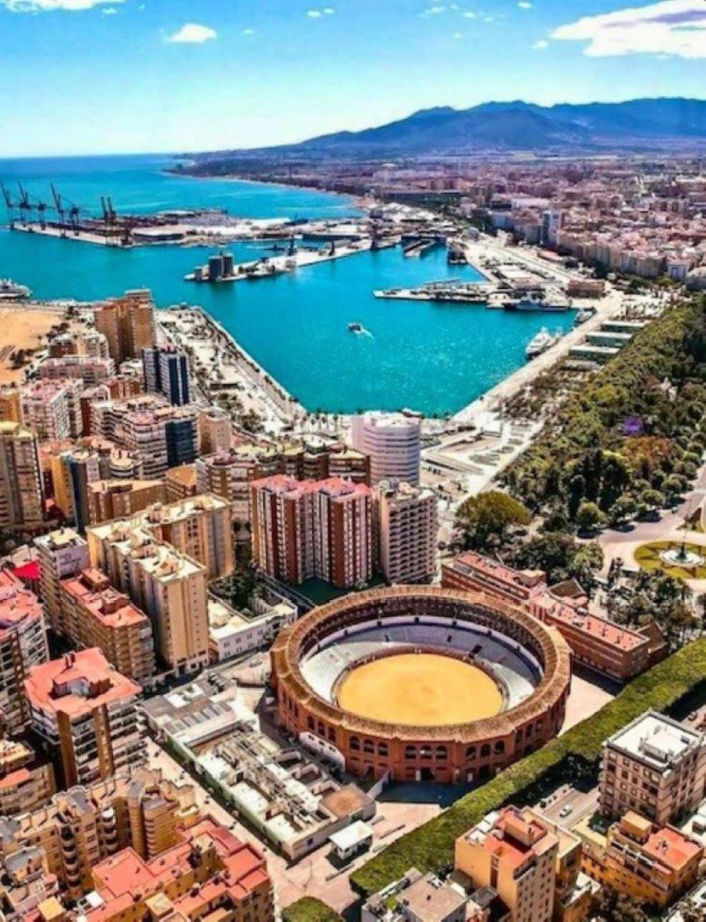 Casa Naty, Espacioso Renovado Apartamento En El Centro De Málaga Exteriör bild