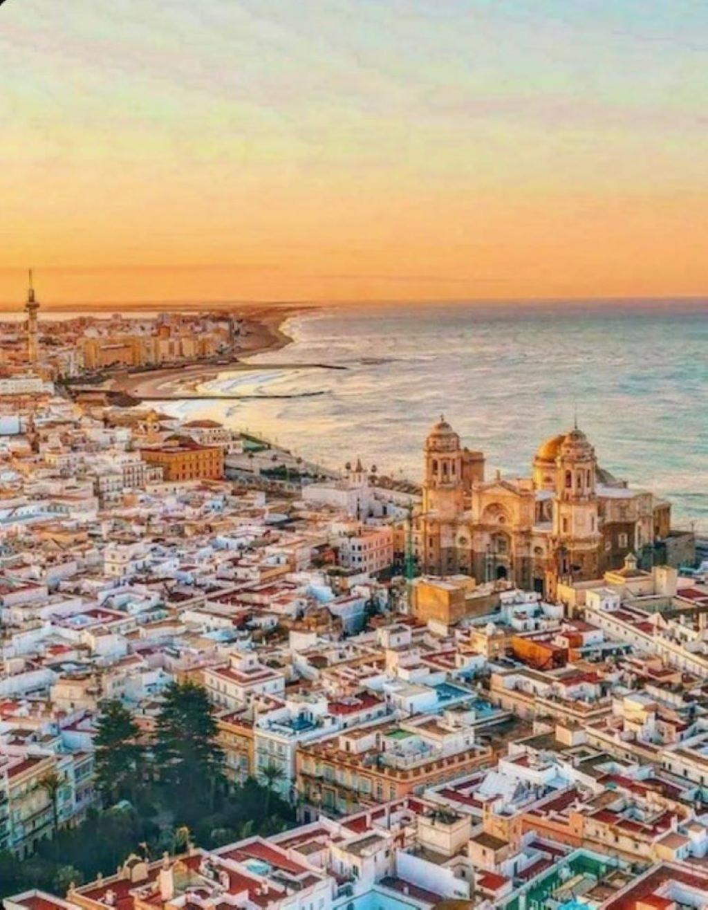 Casa Naty, Espacioso Renovado Apartamento En El Centro De Málaga Exteriör bild