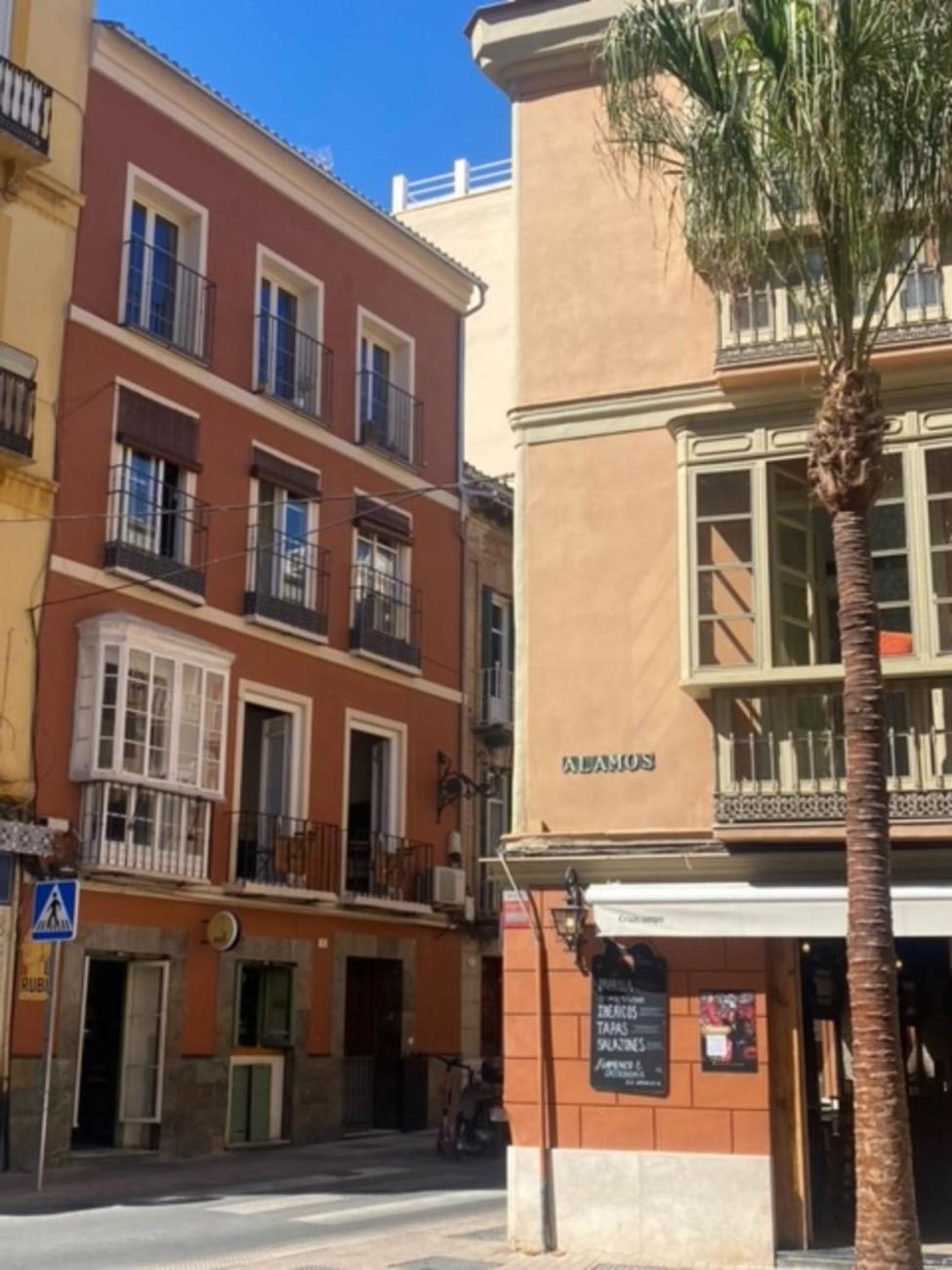 Casa Naty, Espacioso Renovado Apartamento En El Centro De Málaga Exteriör bild