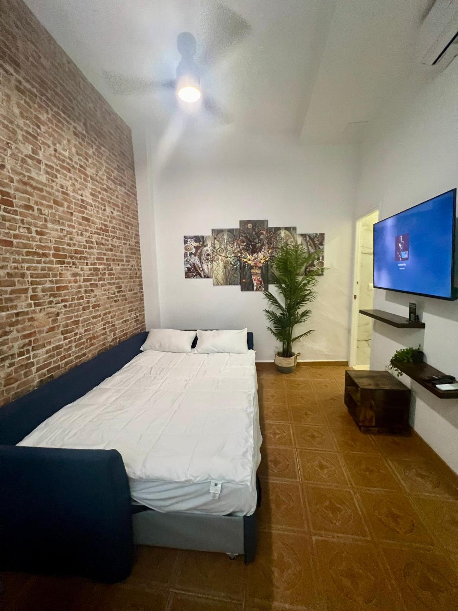 Casa Naty, Espacioso Renovado Apartamento En El Centro De Málaga Exteriör bild